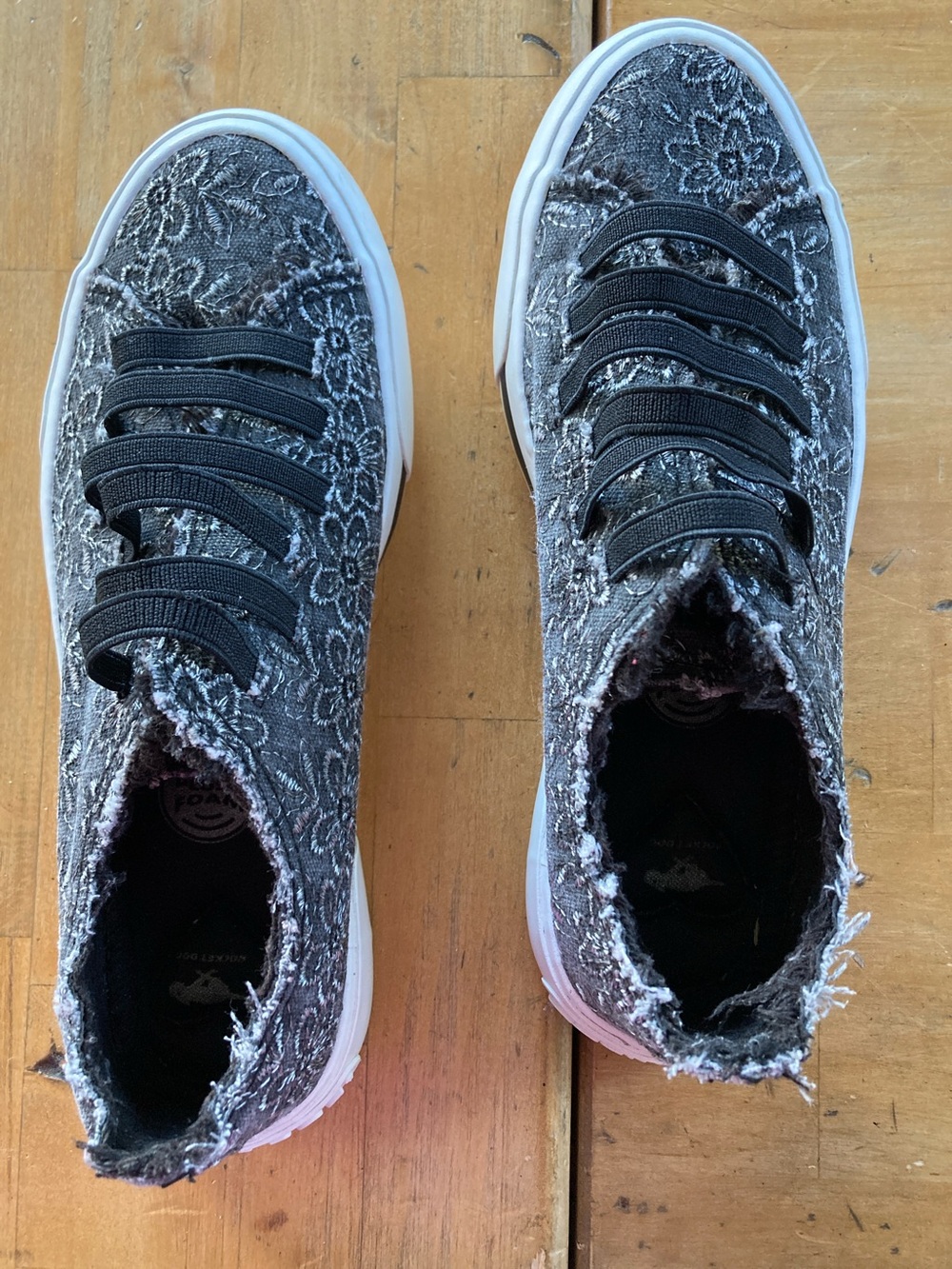 Rocket dog, black gray floral slip on sneakers shoes